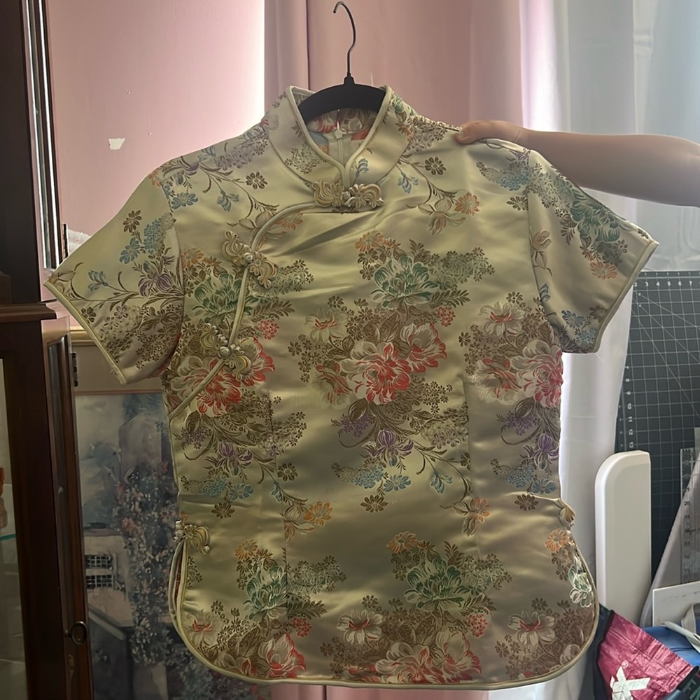 Champagne and rainbowTop Size L looks like could be medium MiMi Made in Vietnam